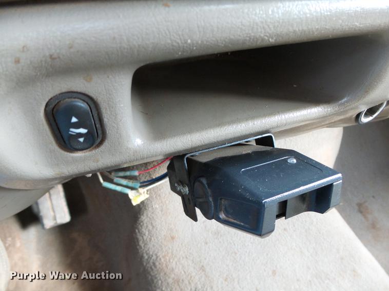 image for item DB4227 2004 Ford F250 Super Duty Lariat Crew Cab pickup truck