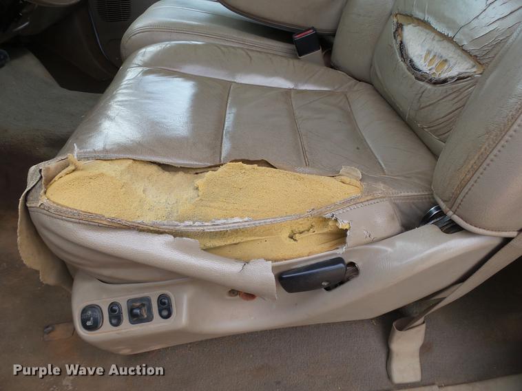 image for item DB4227 2004 Ford F250 Super Duty Lariat Crew Cab pickup truck