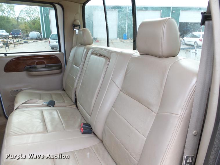 image for item DB4227 2004 Ford F250 Super Duty Lariat Crew Cab pickup truck