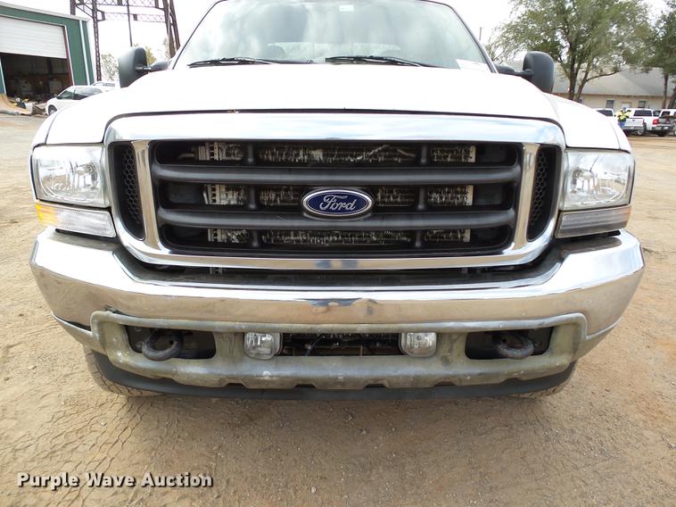 image for item DB4227 2004 Ford F250 Super Duty Lariat Crew Cab pickup truck