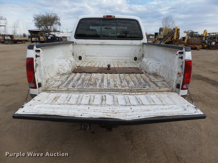 image for item DB4227 2004 Ford F250 Super Duty Lariat Crew Cab pickup truck