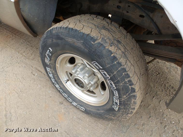 image for item DB4227 2004 Ford F250 Super Duty Lariat Crew Cab pickup truck