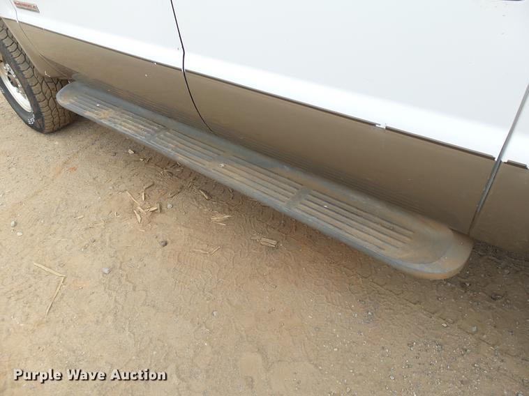 image for item DB4227 2004 Ford F250 Super Duty Lariat Crew Cab pickup truck