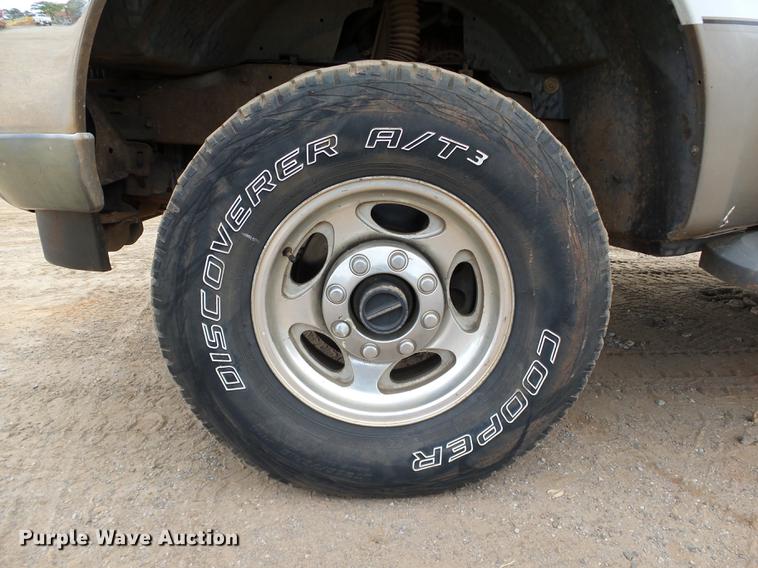 image for item DB4227 2004 Ford F250 Super Duty Lariat Crew Cab pickup truck