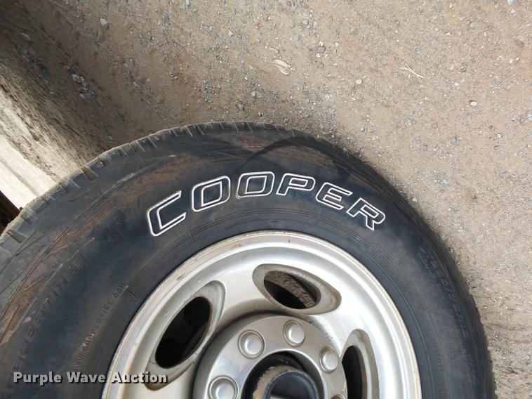 image for item DB4227 2004 Ford F250 Super Duty Lariat Crew Cab pickup truck