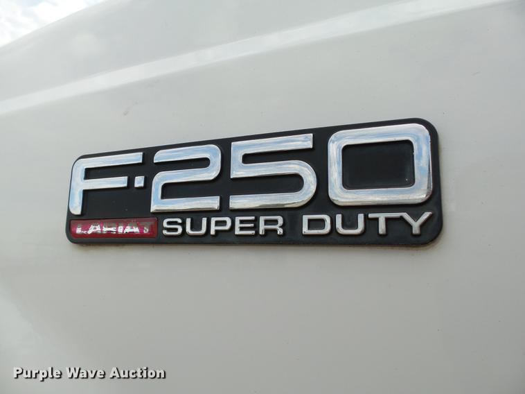 image for item DB4227 2004 Ford F250 Super Duty Lariat Crew Cab pickup truck