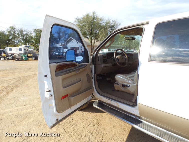 image for item DB4228 2004 Ford F250 Super Duty Lariat Crew Cab pickup truck