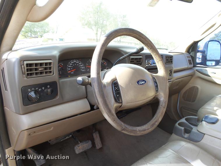 image for item DB4228 2004 Ford F250 Super Duty Lariat Crew Cab pickup truck