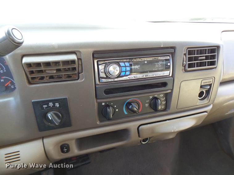 image for item DB4228 2004 Ford F250 Super Duty Lariat Crew Cab pickup truck