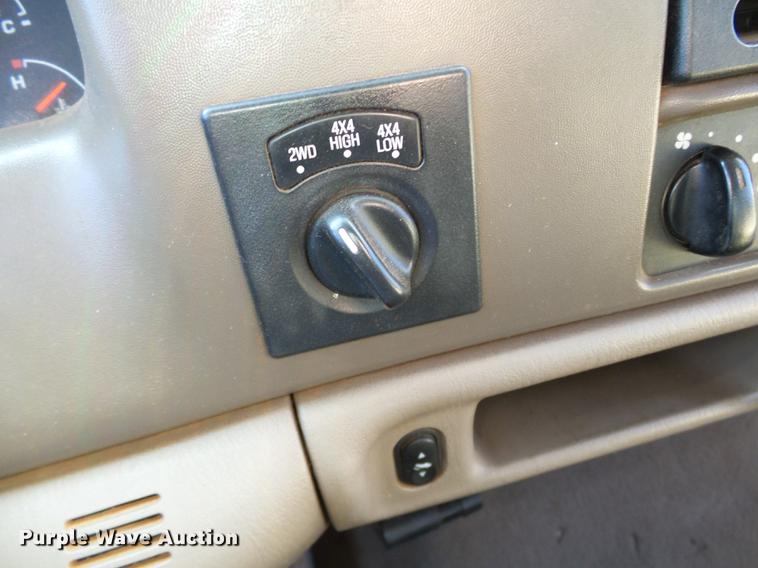 image for item DB4228 2004 Ford F250 Super Duty Lariat Crew Cab pickup truck