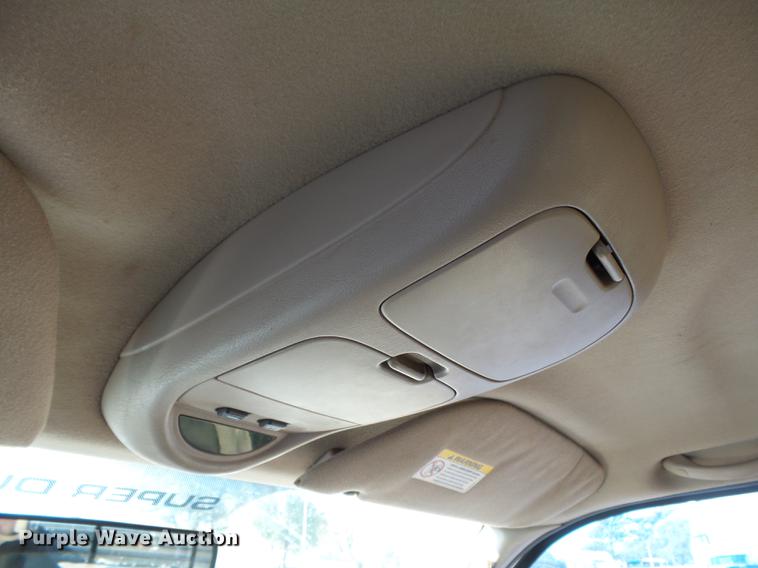 image for item DB4228 2004 Ford F250 Super Duty Lariat Crew Cab pickup truck