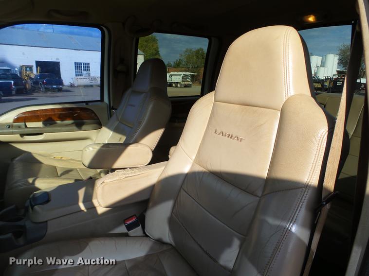 image for item DB4228 2004 Ford F250 Super Duty Lariat Crew Cab pickup truck