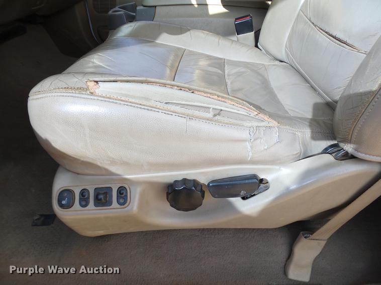 image for item DB4228 2004 Ford F250 Super Duty Lariat Crew Cab pickup truck