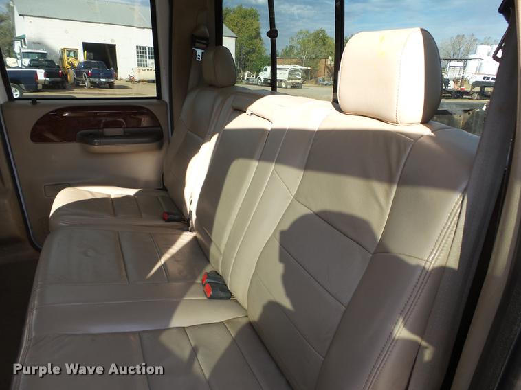 image for item DB4228 2004 Ford F250 Super Duty Lariat Crew Cab pickup truck