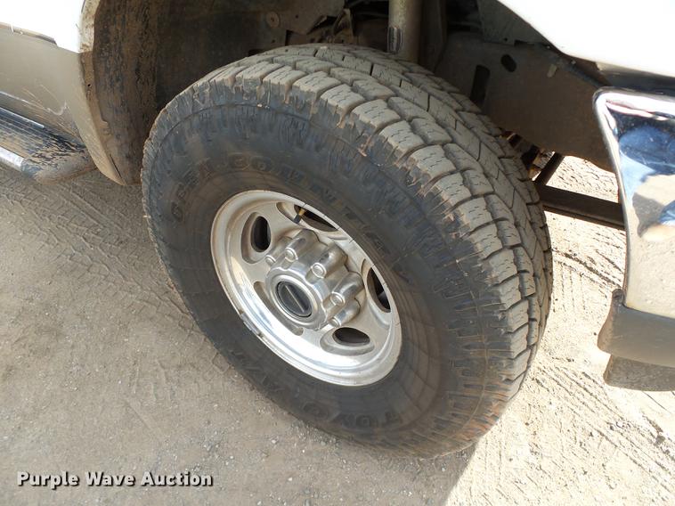 image for item DB4228 2004 Ford F250 Super Duty Lariat Crew Cab pickup truck