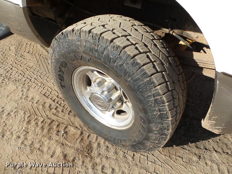 image for item DB4228 2004 Ford F250 Super Duty Lariat Crew Cab pickup truck