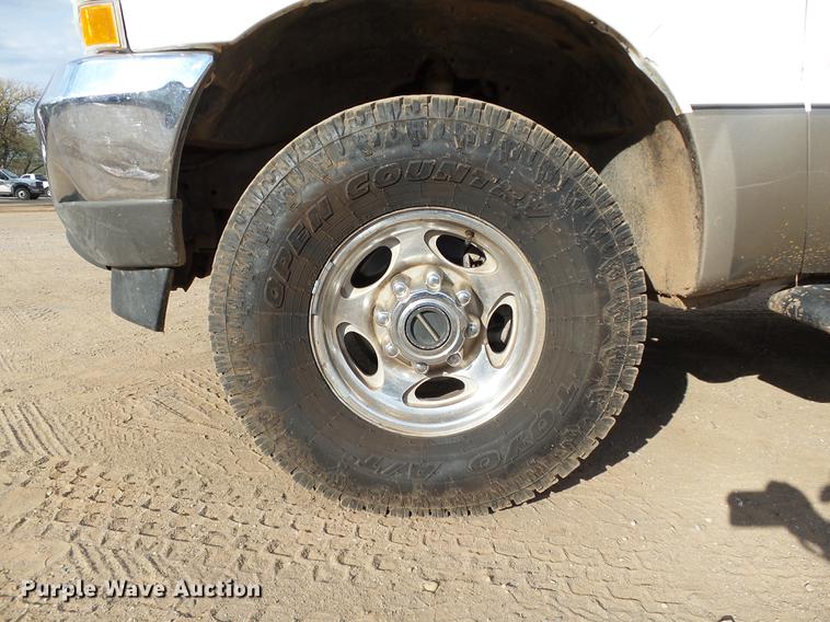 image for item DB4228 2004 Ford F250 Super Duty Lariat Crew Cab pickup truck