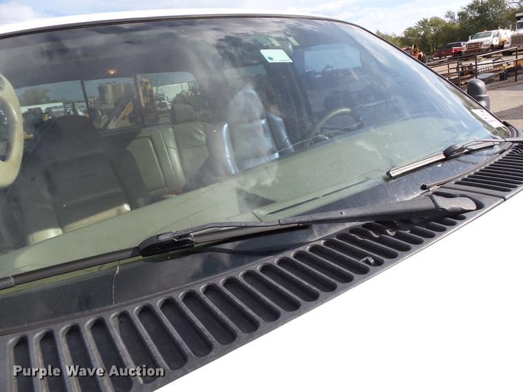 image for item DB4228 2004 Ford F250 Super Duty Lariat Crew Cab pickup truck