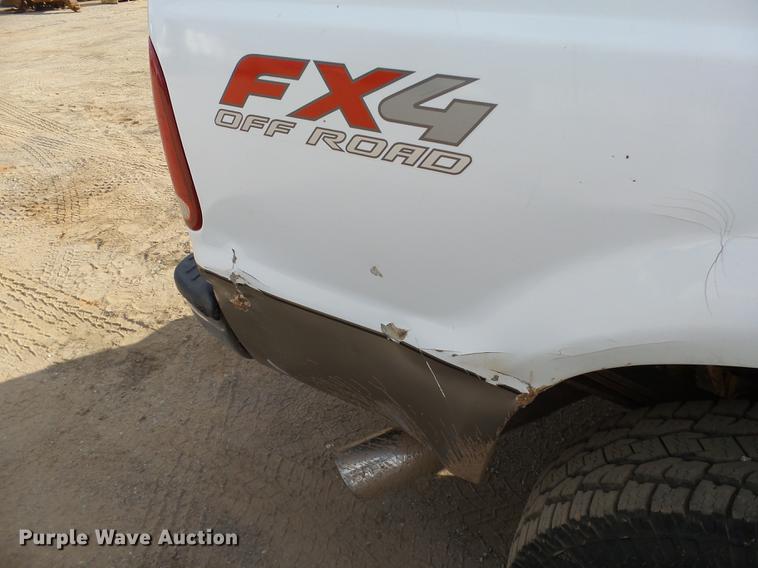 image for item DB4228 2004 Ford F250 Super Duty Lariat Crew Cab pickup truck