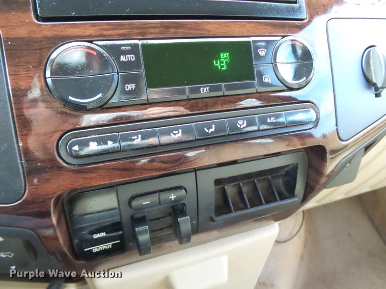 image for item DB4229 2008 Ford F250 Super Duty Lariat Crew Cab pickup truck