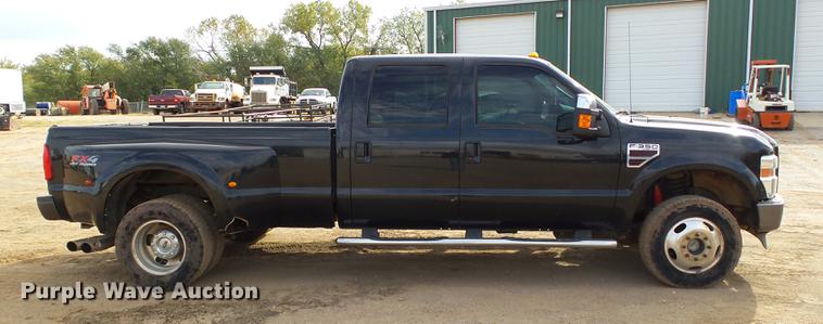 image for item DB4230 2008 Ford F350 Super Duty Crew Cab pickup truck