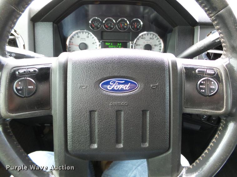 image for item DB4230 2008 Ford F350 Super Duty Crew Cab pickup truck