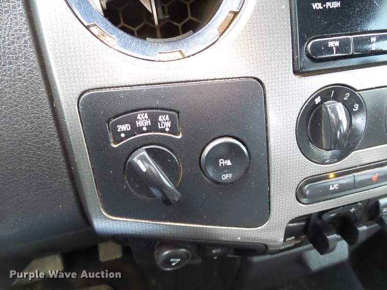 image for item DB4230 2008 Ford F350 Super Duty Crew Cab pickup truck