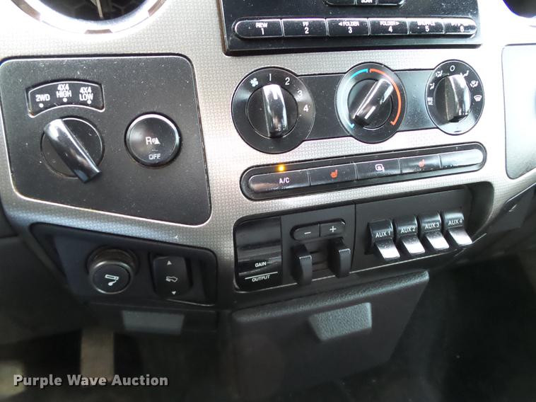 image for item DB4230 2008 Ford F350 Super Duty Crew Cab pickup truck