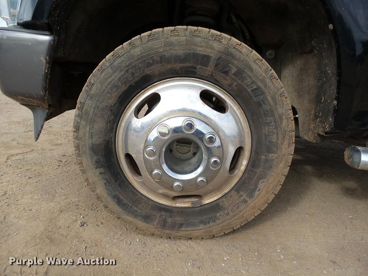 image for item DB4230 2008 Ford F350 Super Duty Crew Cab pickup truck