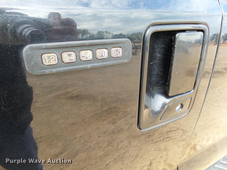 image for item DB4230 2008 Ford F350 Super Duty Crew Cab pickup truck