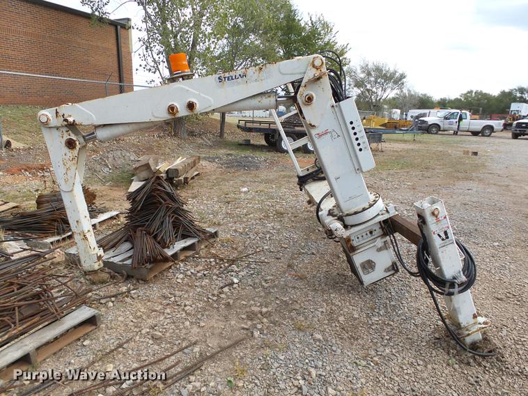 image for item DB4238 1998 Stellar 3200 crane