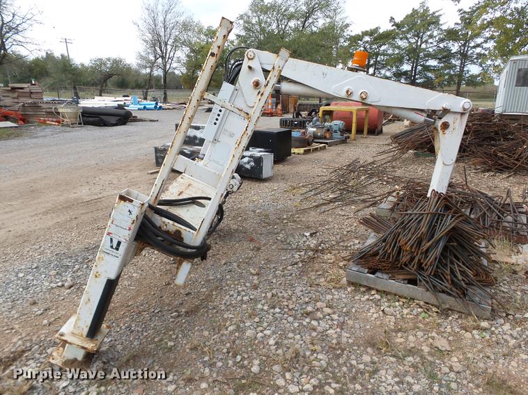 image for item DB4238 1998 Stellar 3200 crane