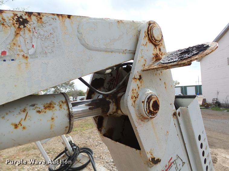 image for item DB4238 1998 Stellar 3200 crane