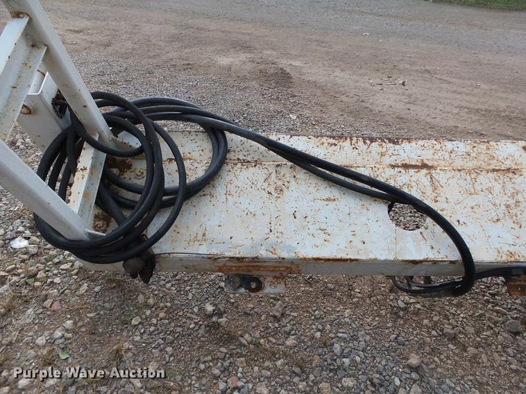 image for item DB4238 1998 Stellar 3200 crane