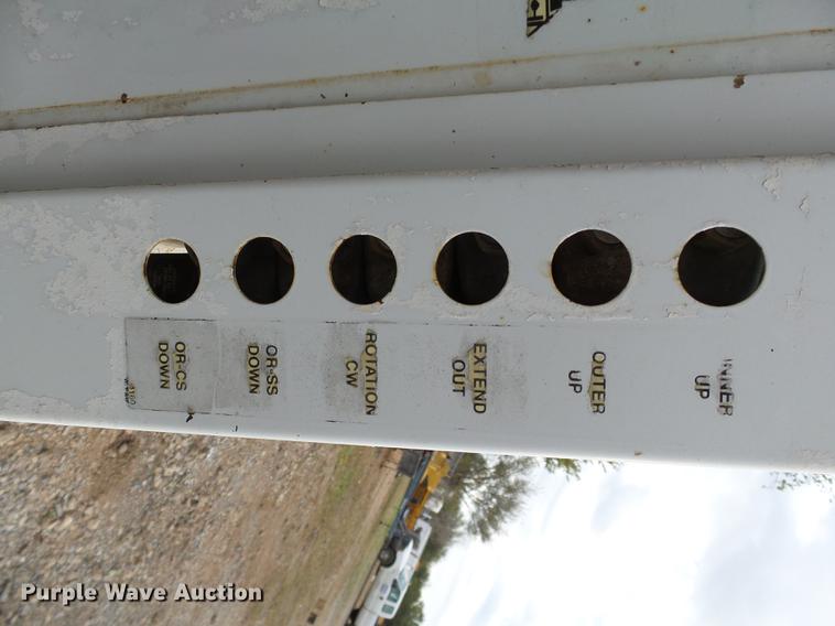 image for item DB4238 1998 Stellar 3200 crane