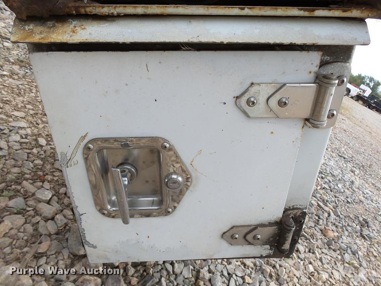 image for item DB4238 1998 Stellar 3200 crane