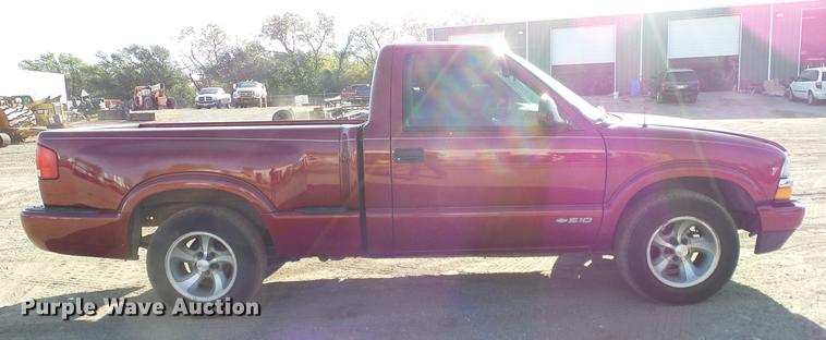 image for item DB5021 1998 Chevrolet S10 pickup truck