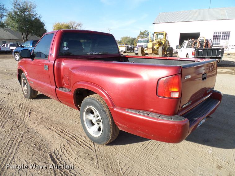 image for item DB5021 1998 Chevrolet S10 pickup truck