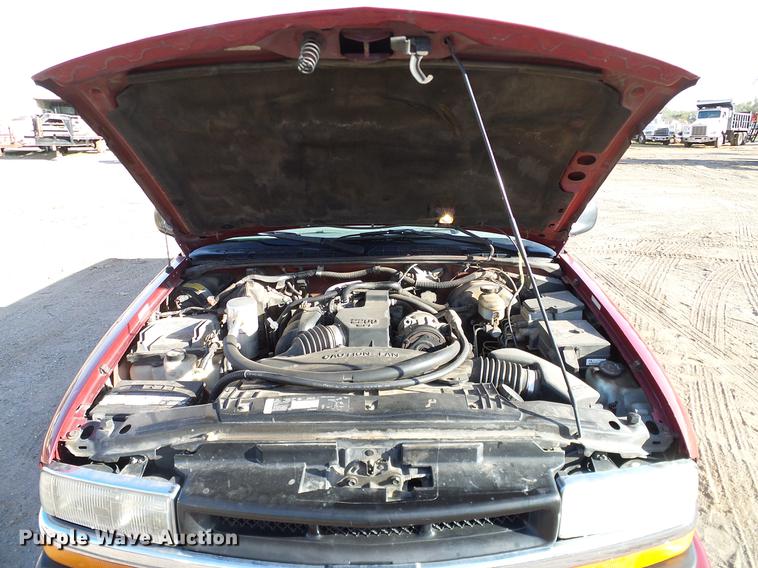 image for item DB5021 1998 Chevrolet S10 pickup truck