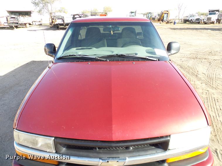 image for item DB5021 1998 Chevrolet S10 pickup truck