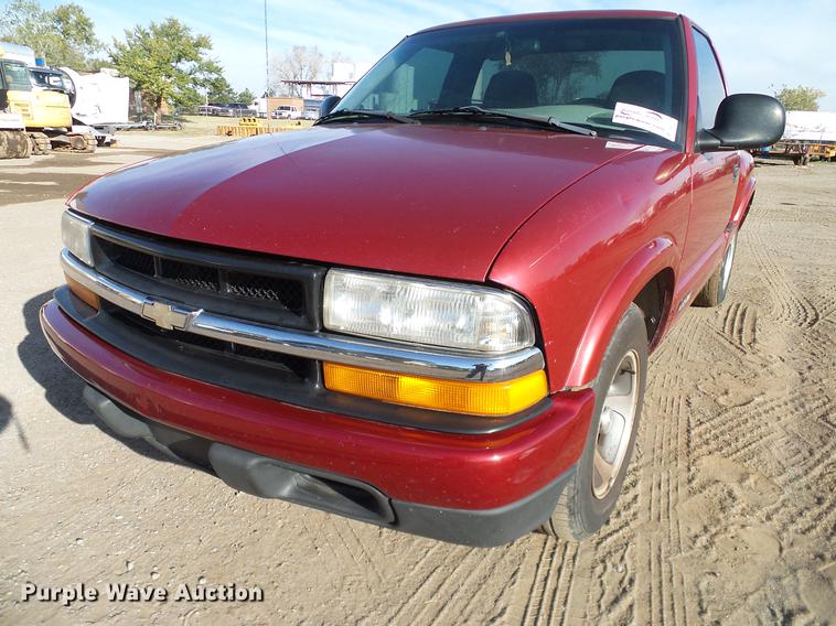image for item DB5021 1998 Chevrolet S10 pickup truck