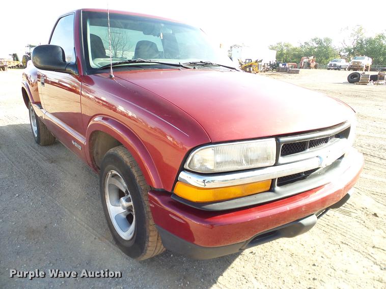 image for item DB5021 1998 Chevrolet S10 pickup truck
