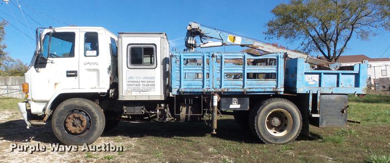 image for item DB6354 1990 Isuzu FTR flatbed truck with crane