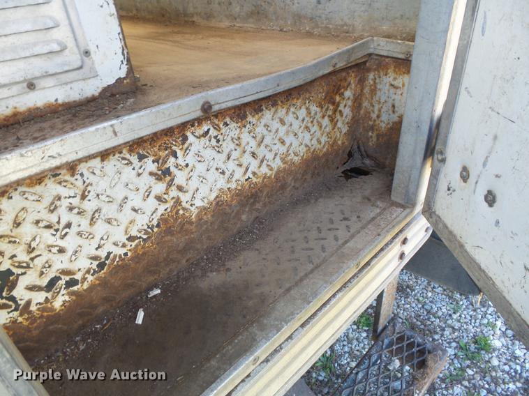 image for item DB6354 1990 Isuzu FTR flatbed truck with crane