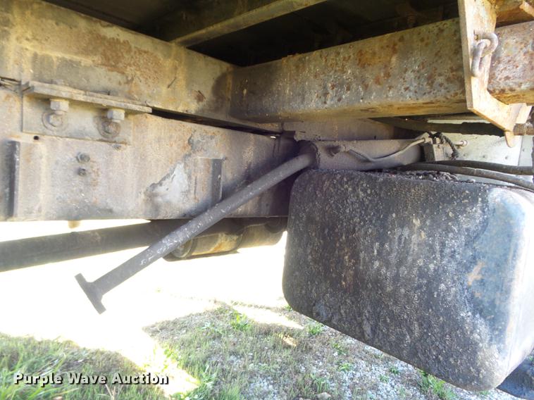 image for item DB6354 1990 Isuzu FTR flatbed truck with crane