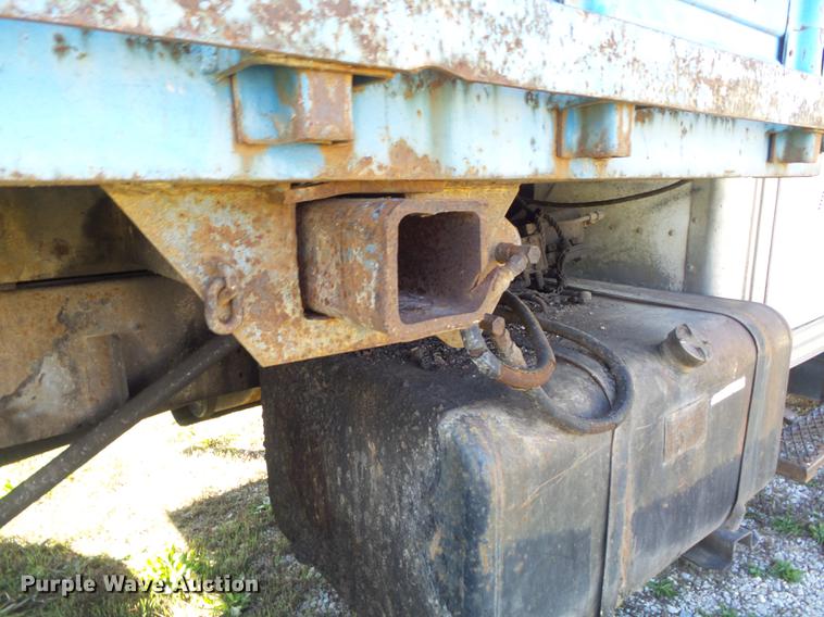 image for item DB6354 1990 Isuzu FTR flatbed truck with crane