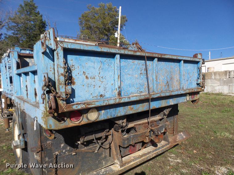 image for item DB6354 1990 Isuzu FTR flatbed truck with crane