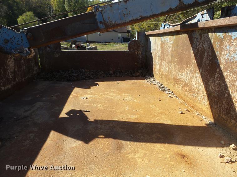 image for item DB6354 1990 Isuzu FTR flatbed truck with crane