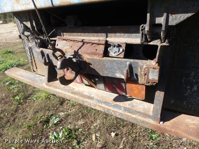 image for item DB6354 1990 Isuzu FTR flatbed truck with crane