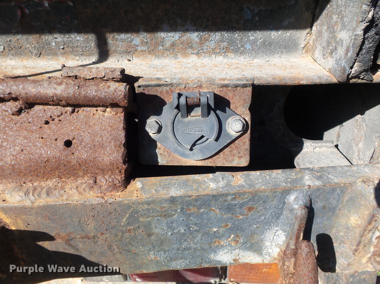 image for item DB6354 1990 Isuzu FTR flatbed truck with crane